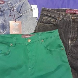 Bundle of 3 Gloria Vanderbilt Amanda Jeans